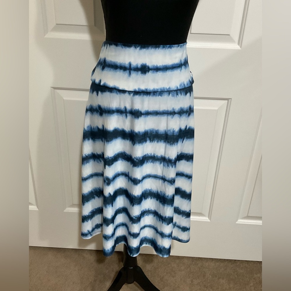 LuLaRoe L Blue and White Tie-Dye Skater Azure Skirt